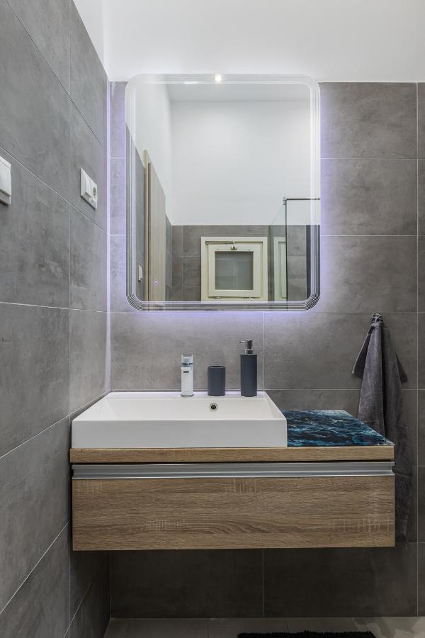 City Center Apartment With Balcony ブダペスト エクステリア 写真
